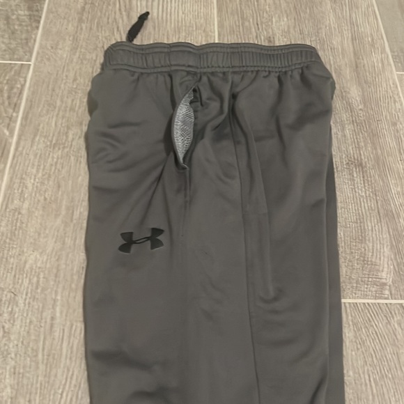 Boys under Armour pants - Picture 5 of 6